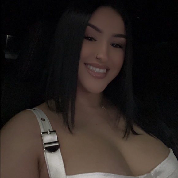 Meet your Posher, Clarissa - Picture 1 of 1